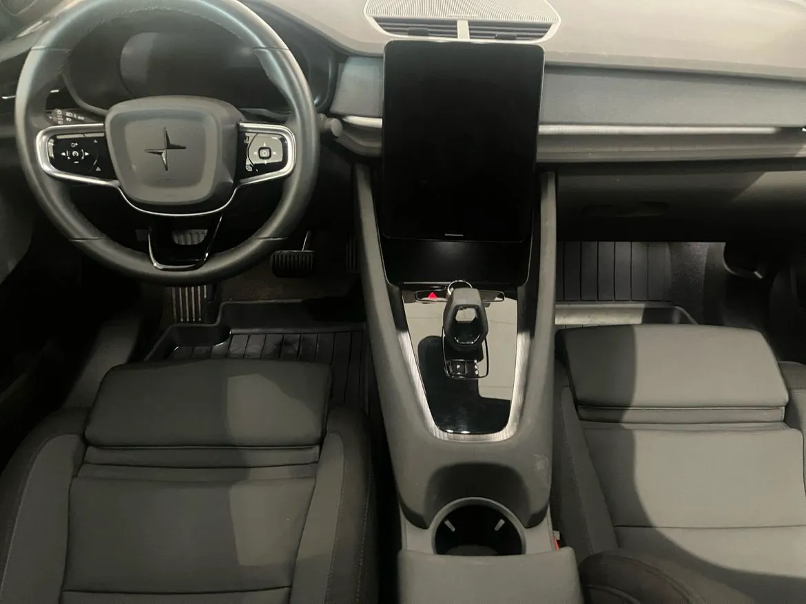Vehicle image 9
