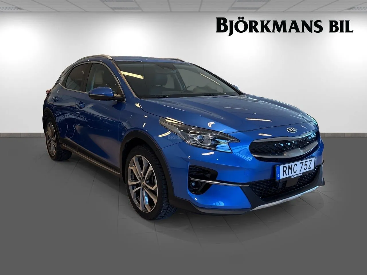 Vehicle image 2
