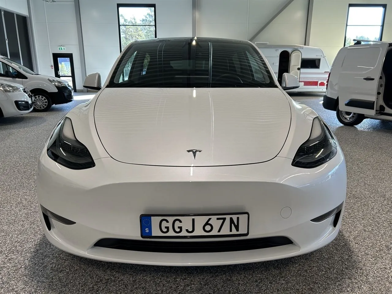 Vehicle image 10