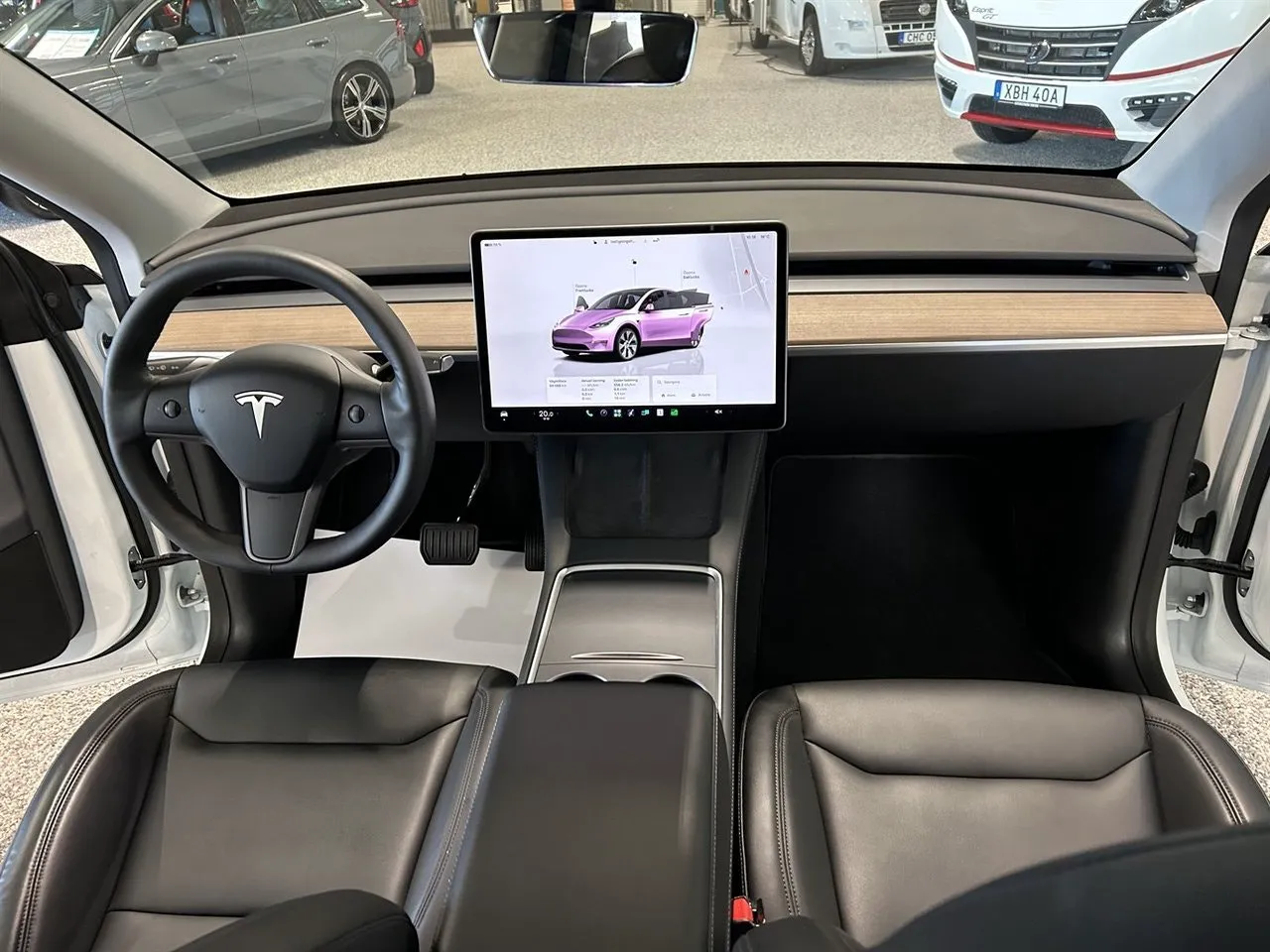Vehicle image 19