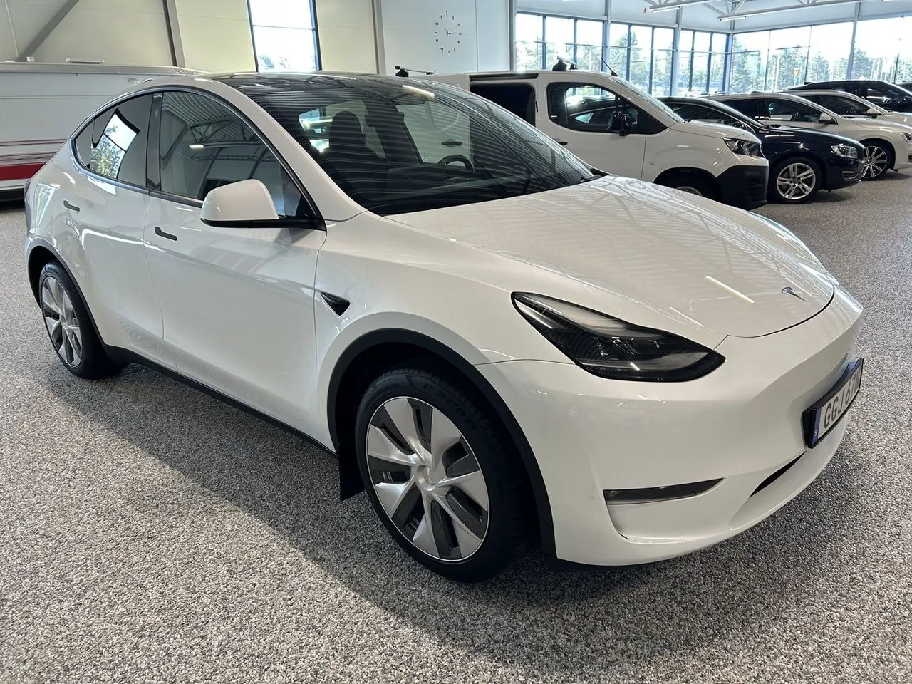 Vehicle image 4