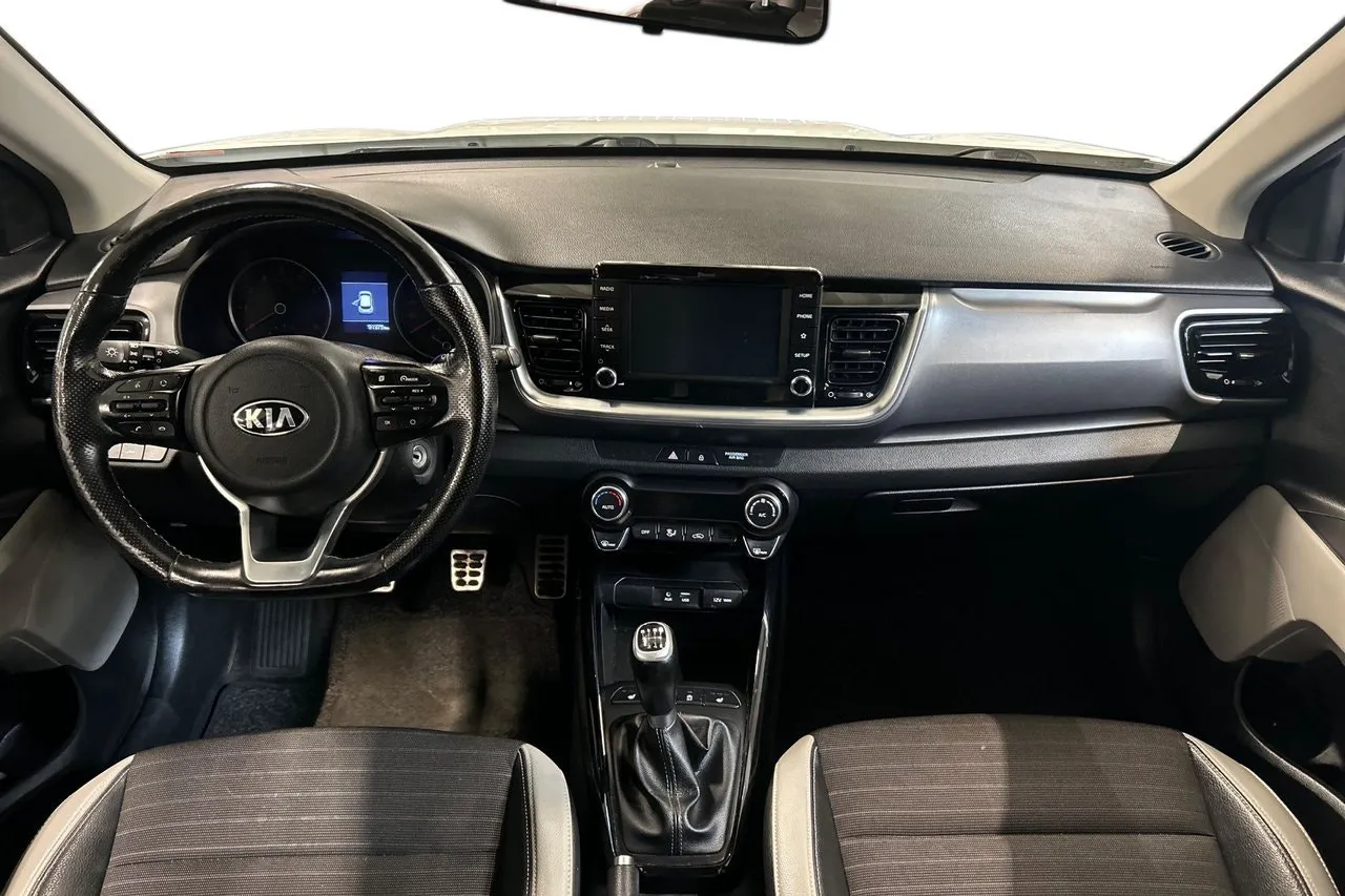 Vehicle image 11