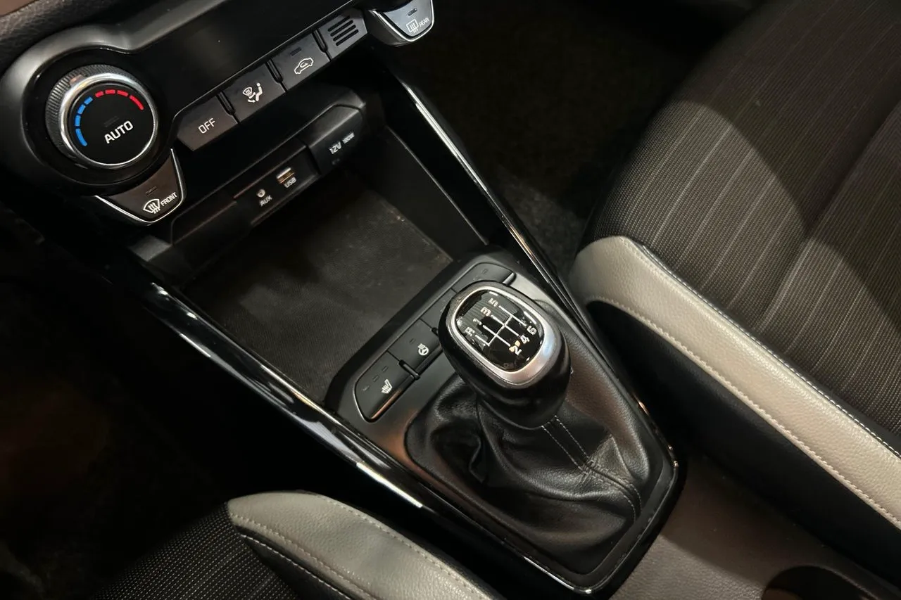 Vehicle image 20