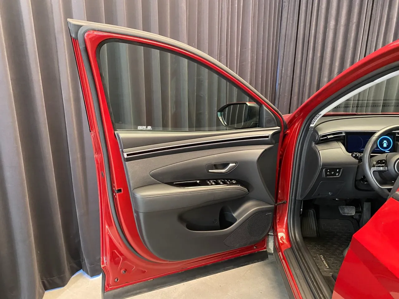 Vehicle image 28