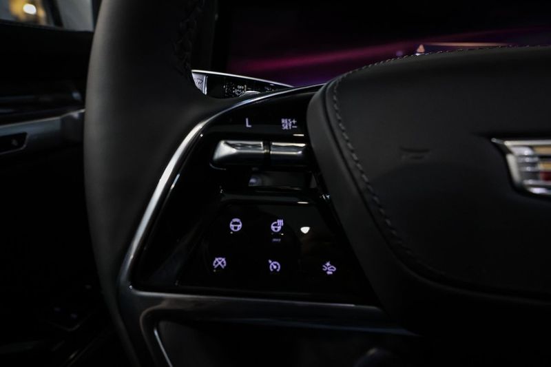 Cadillac ESCALADE bild 26