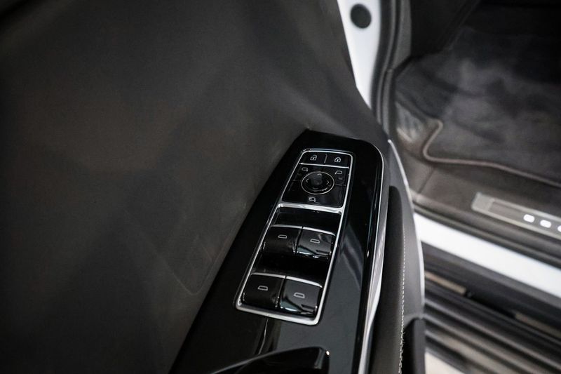 Cadillac ESCALADE bild 35