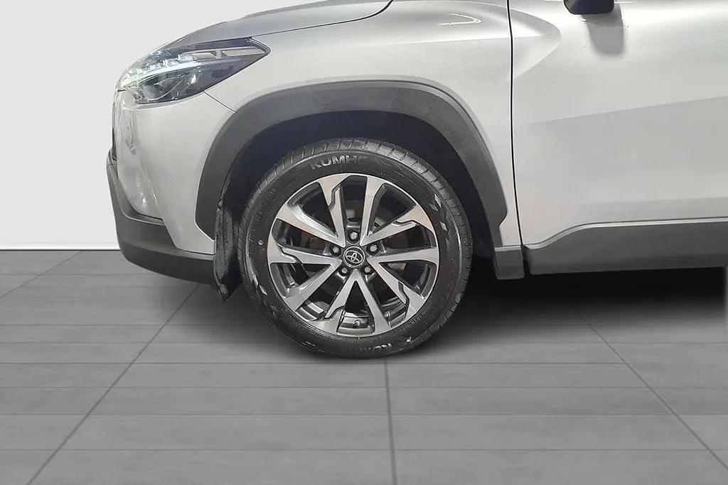 Vehicle image 10