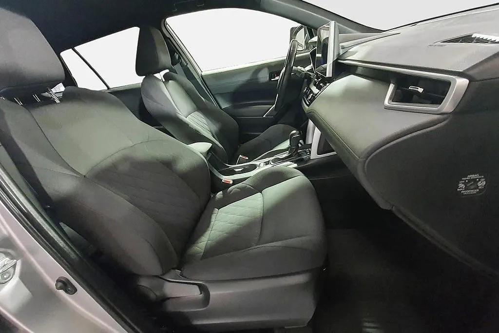 Vehicle image 14