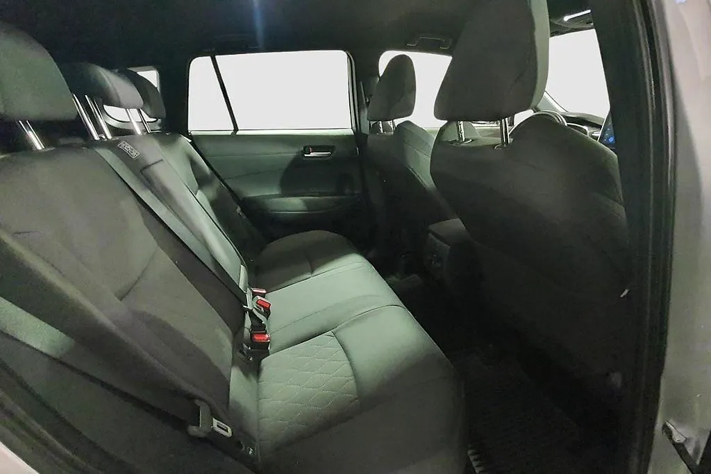 Vehicle image 15