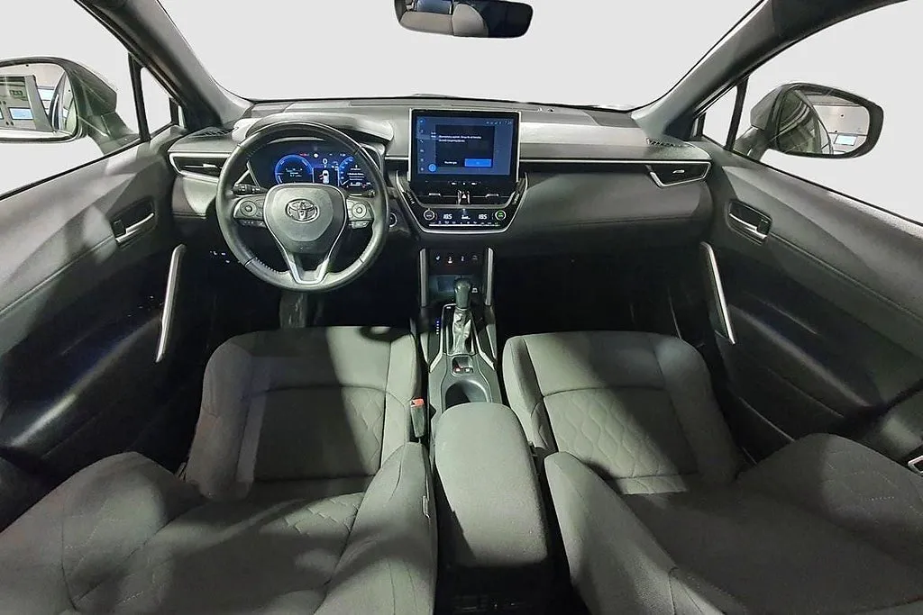 Vehicle image 12