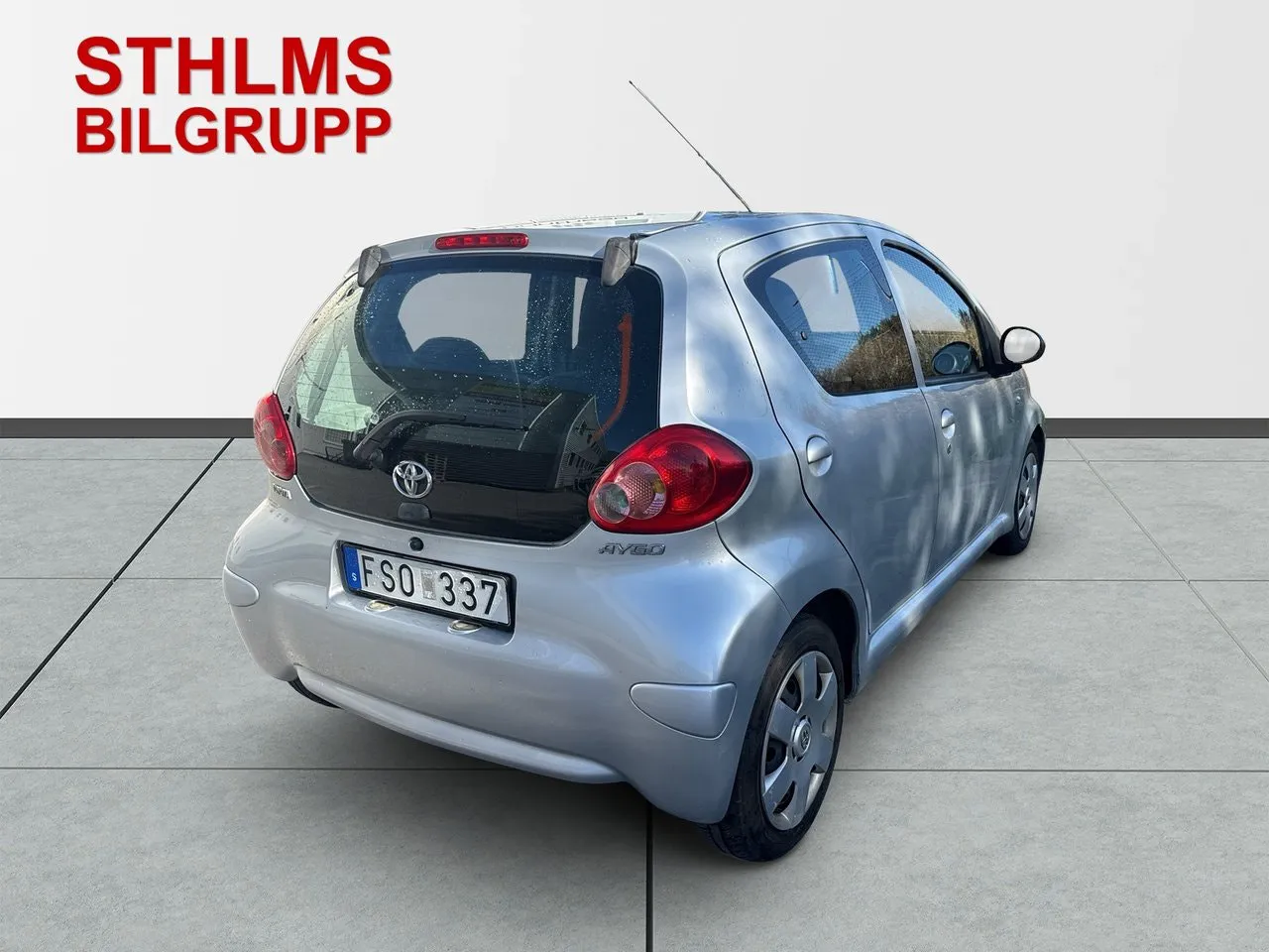 Vehicle image 3