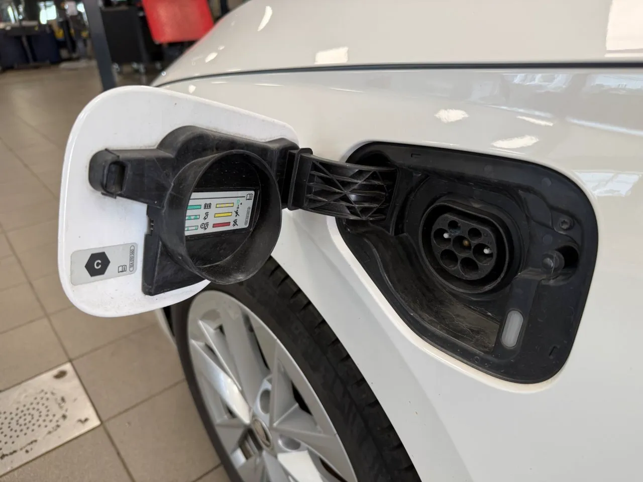 Vehicle image 10
