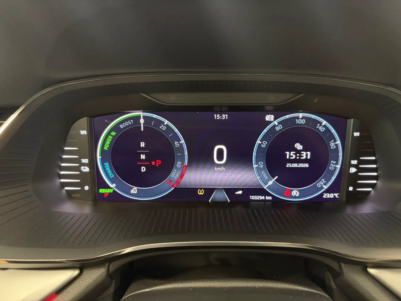 Vehicle image 15