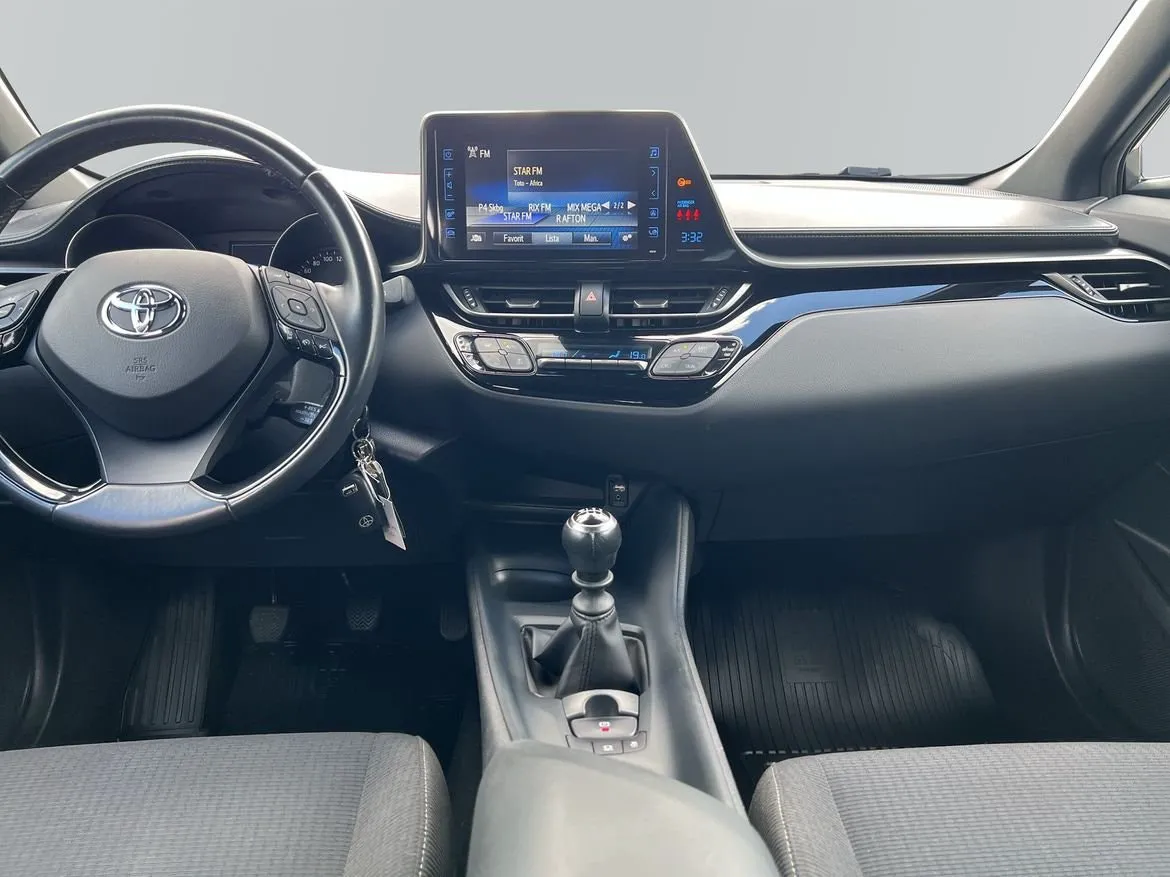 Vehicle image 7