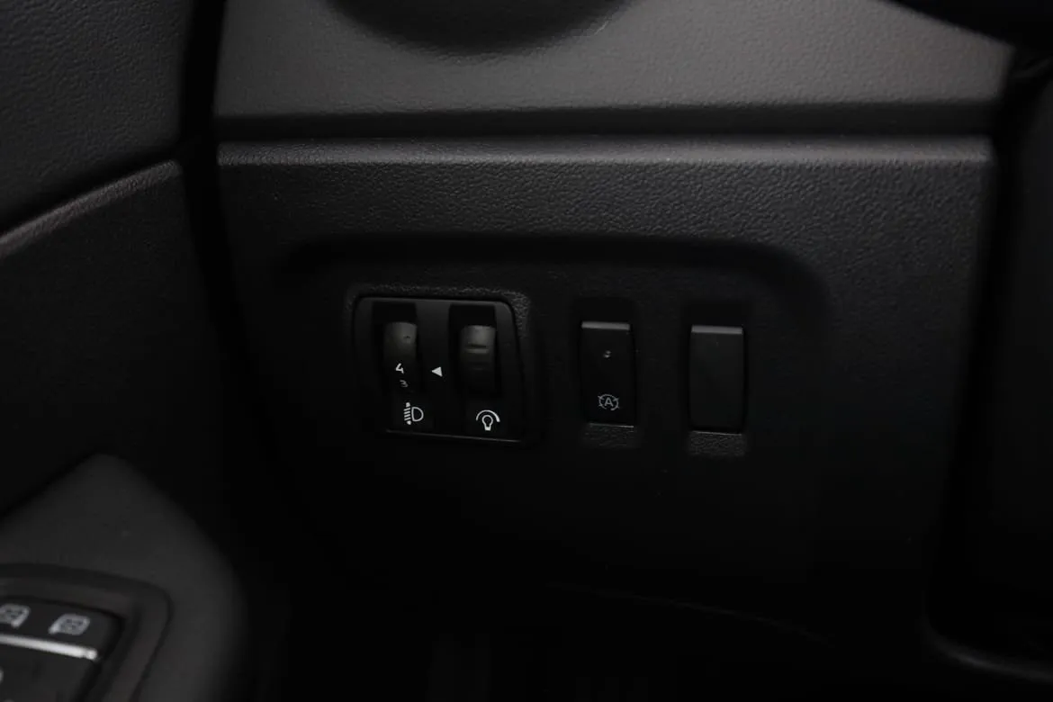 Vehicle image 34