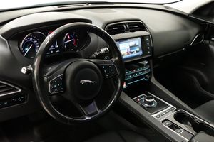 Jaguar F-Pace bild 4
