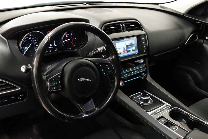 Jaguar F-Pace bild 4