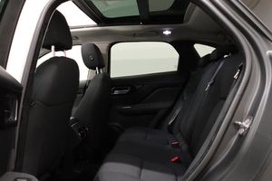 Jaguar F-Pace bild 8