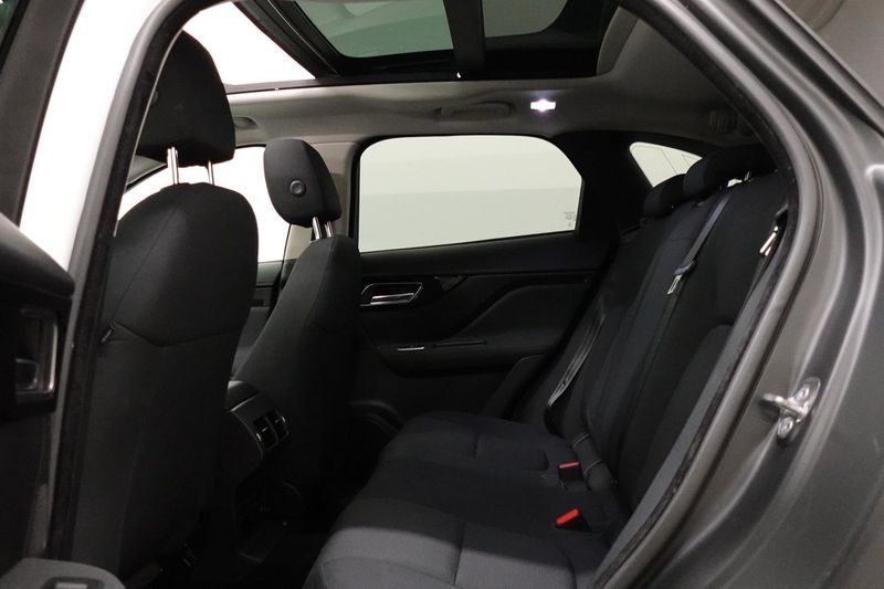 Jaguar F-Pace bild 8