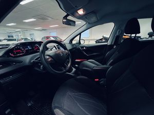 Peugeot 208 bild 15
