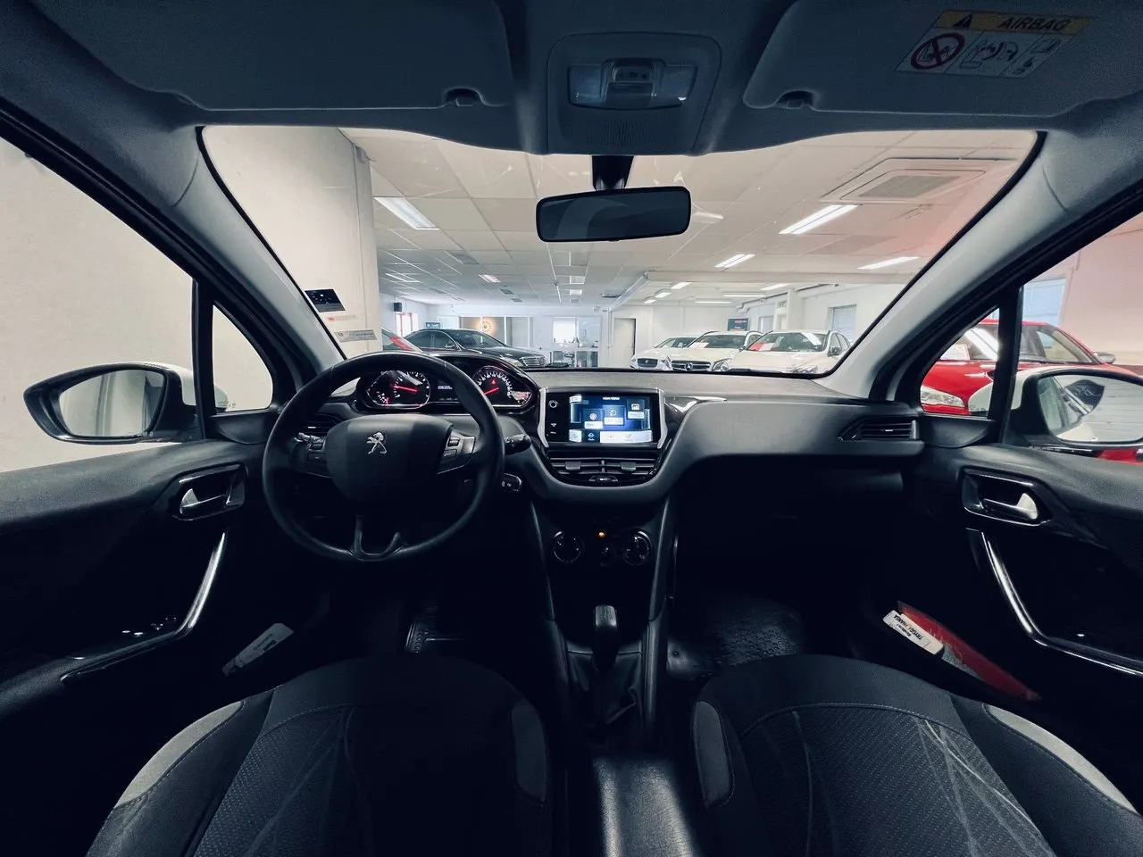 Vehicle image 10