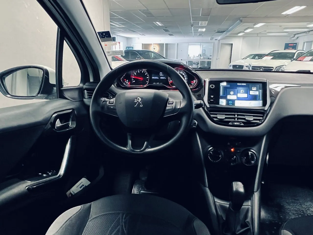 Vehicle image 11