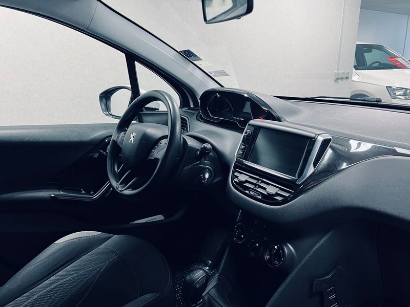 Peugeot 208 bild 14