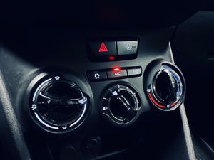 Peugeot 208 bild 24