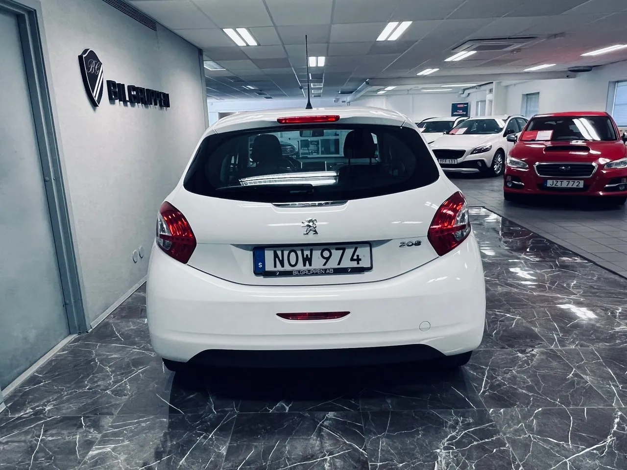 Vehicle image 4