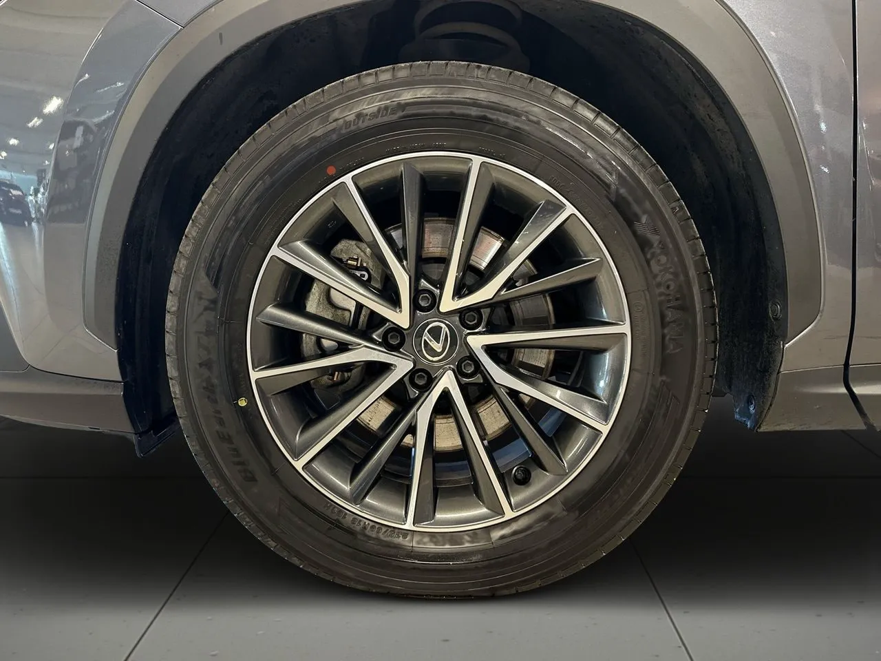 Vehicle image 13