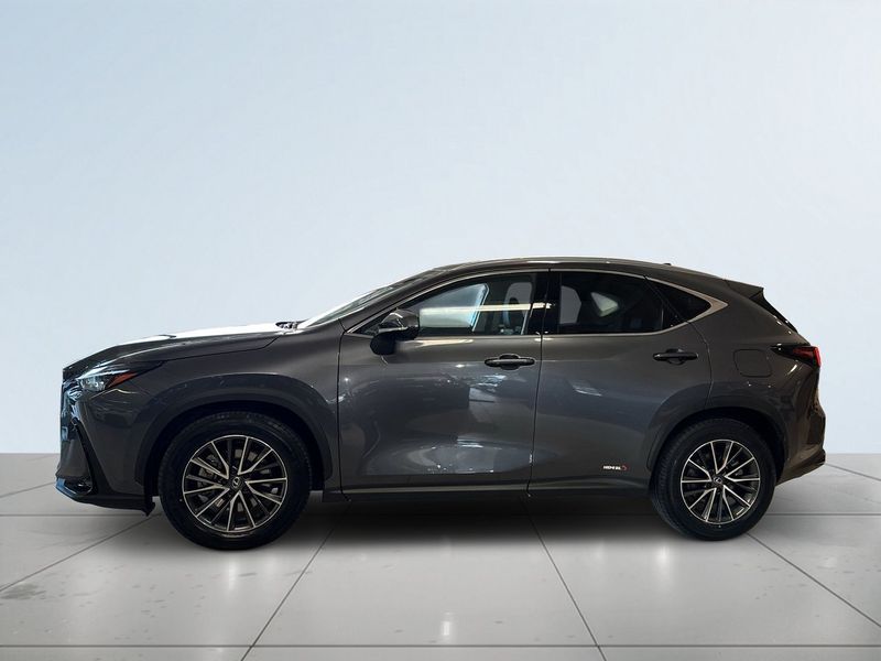 Lexus NX bild 4