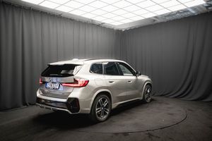 BMW iX1 bild 7