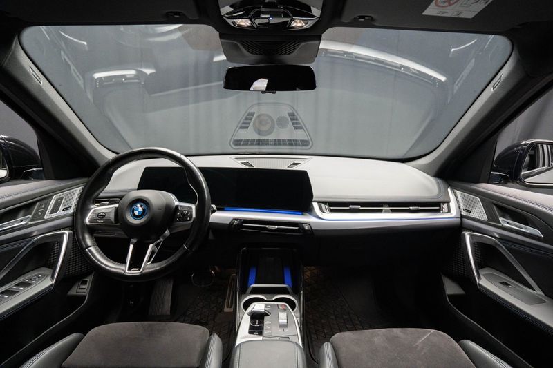 BMW iX1 bild 15
