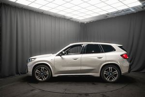 BMW iX1 bild 10