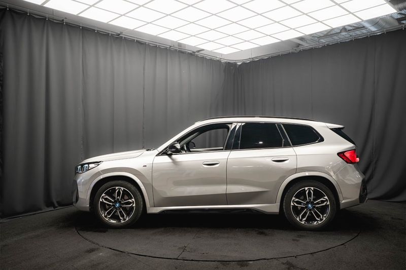 BMW iX1 bild 10