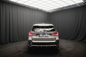 BMW iX1 bild 8