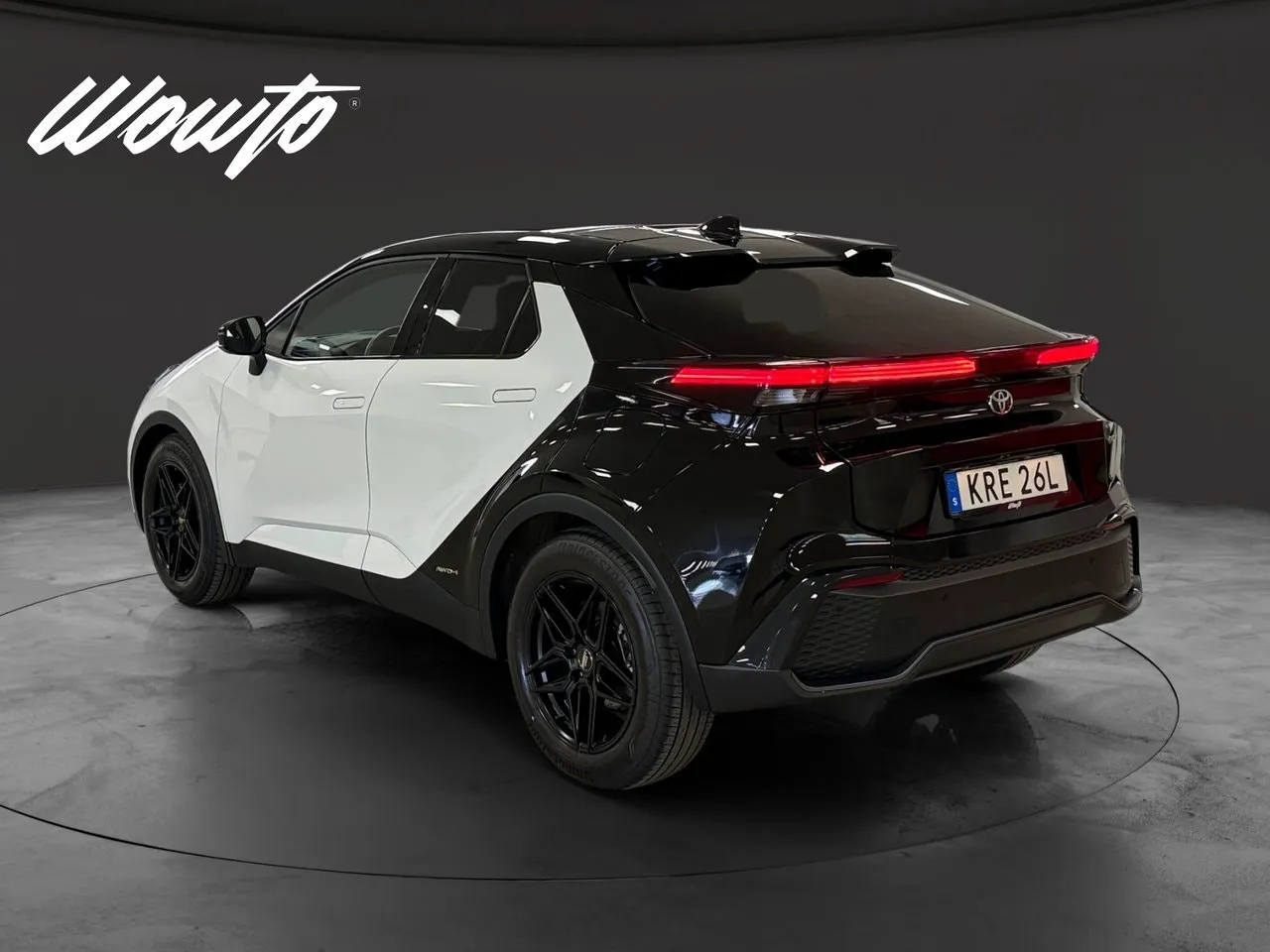 Vehicle image 5