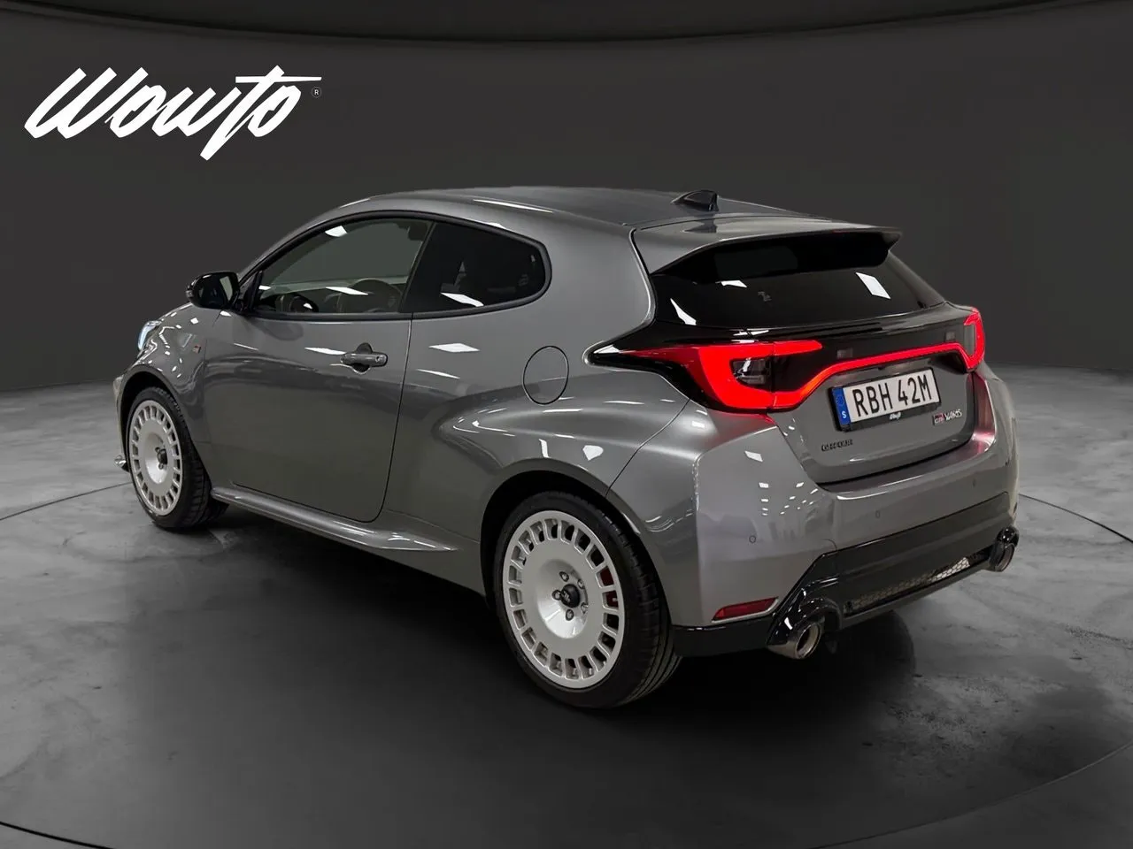 Vehicle image 5