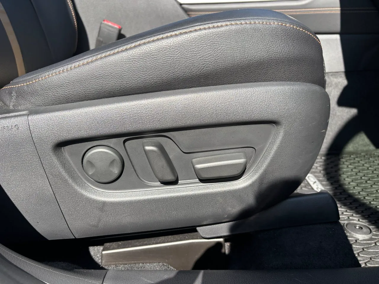 Vehicle image 25