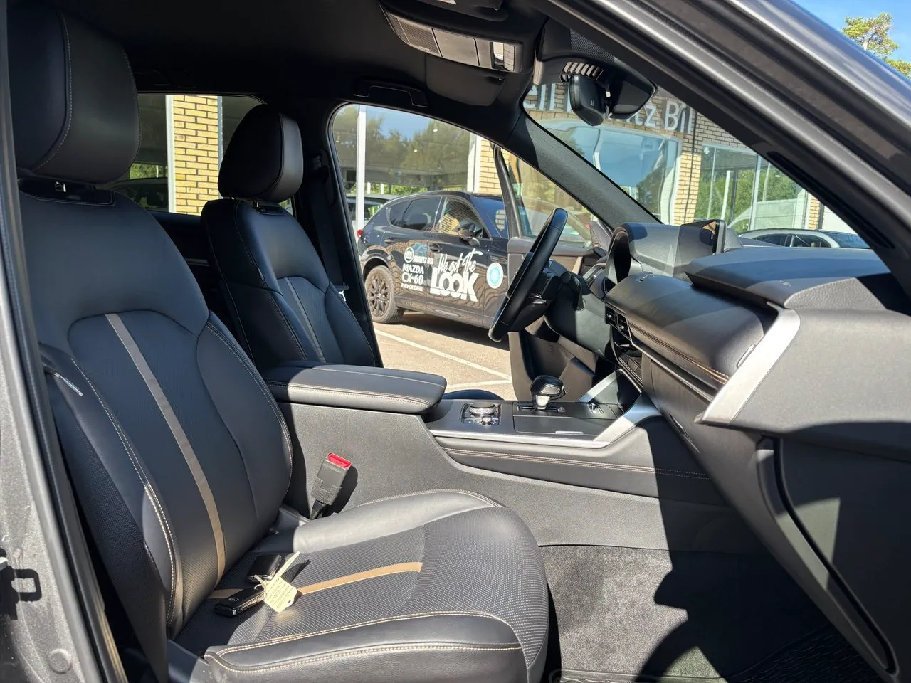 Vehicle image 24