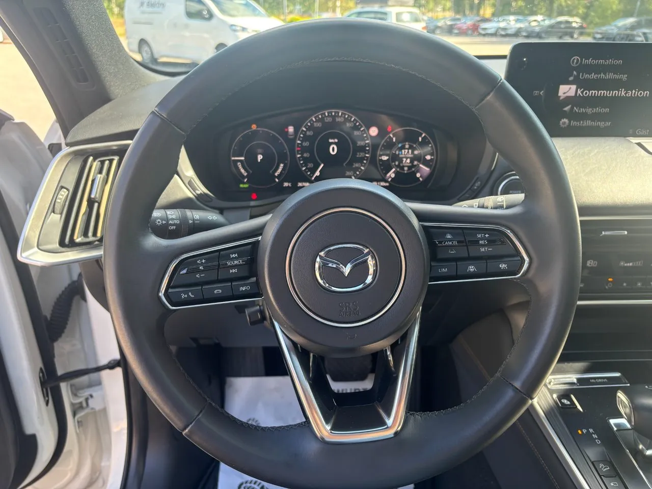 Vehicle image 18
