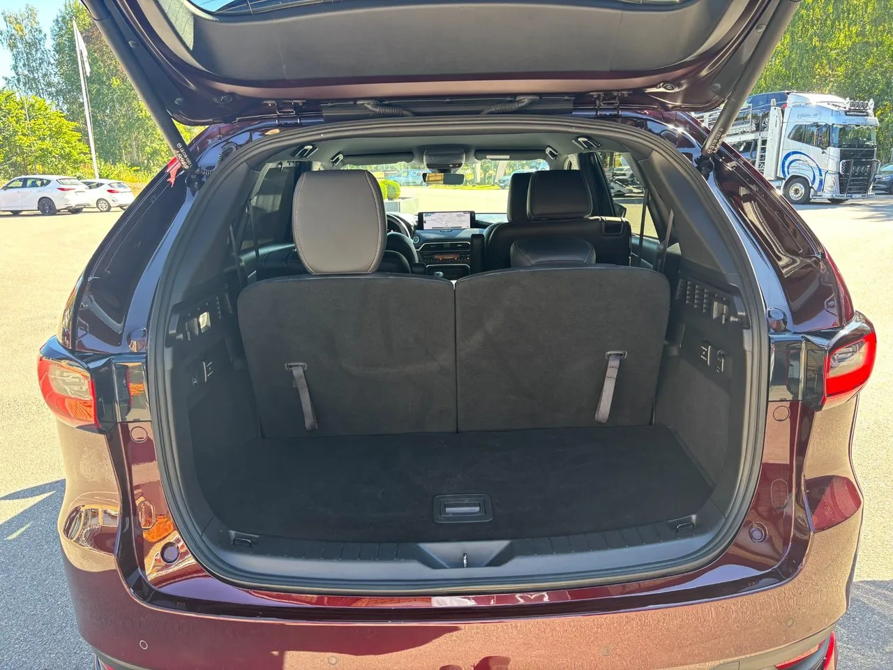 Vehicle image 25