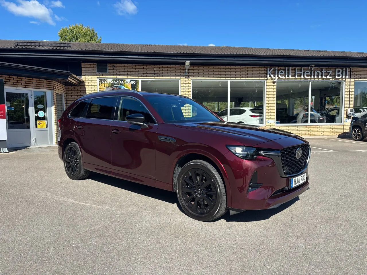 Vehicle image 6