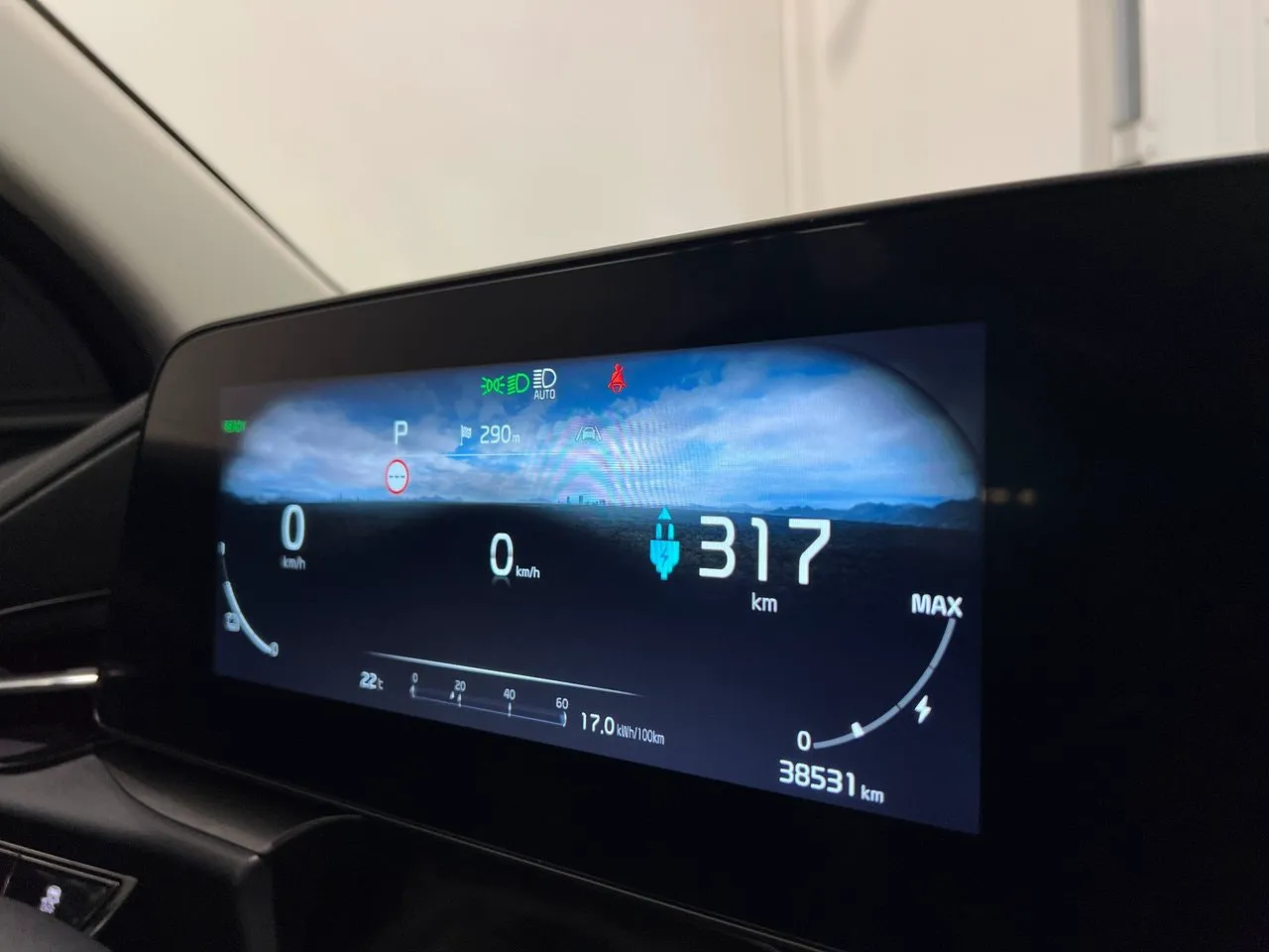 Vehicle image 18