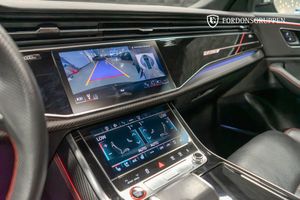 Audi SQ8 bild 24