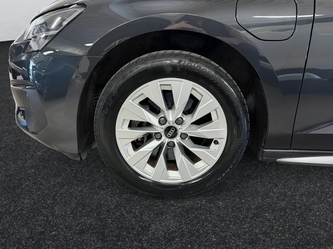 Vehicle image 13