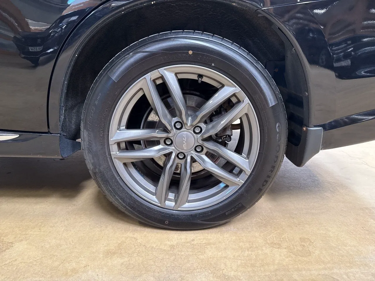 Vehicle image 15