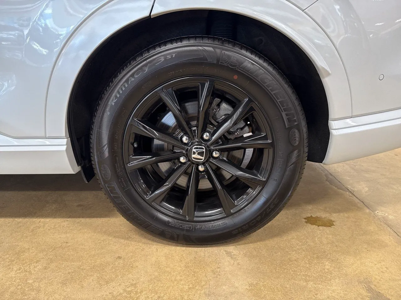 Vehicle image 16