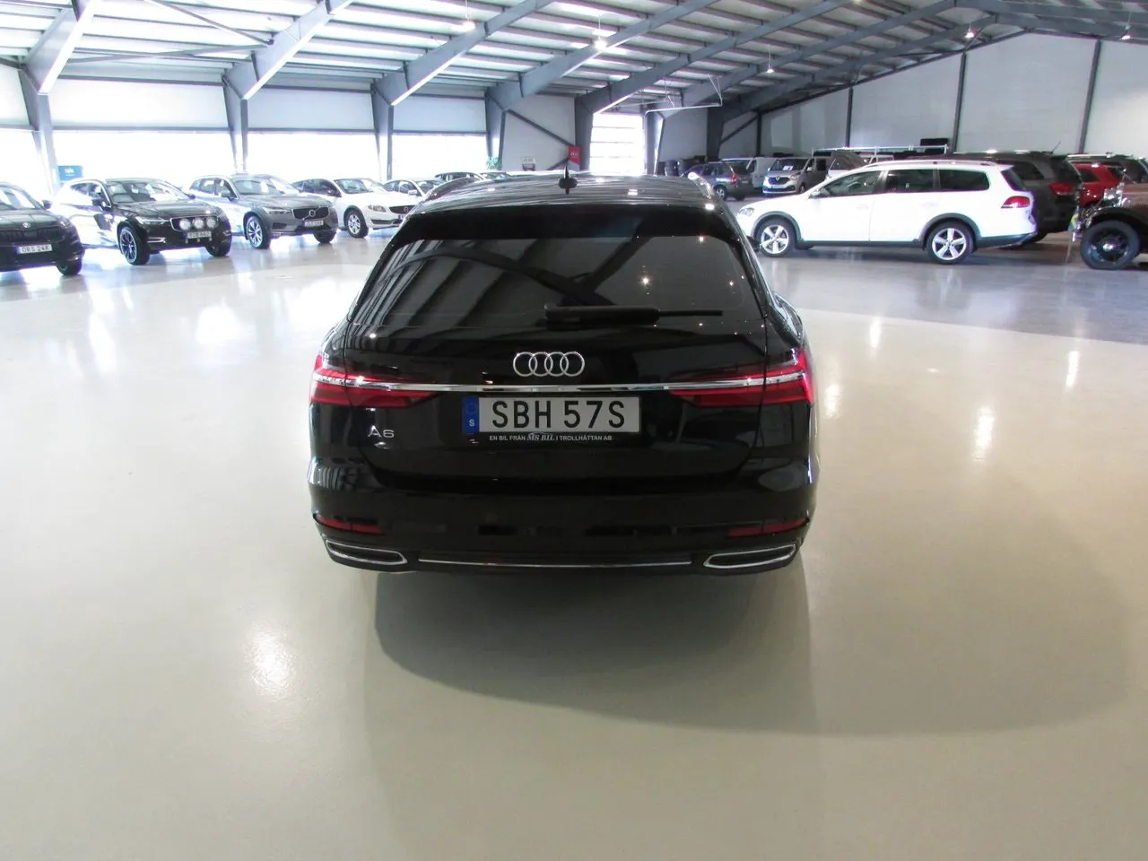 Vehicle image 5