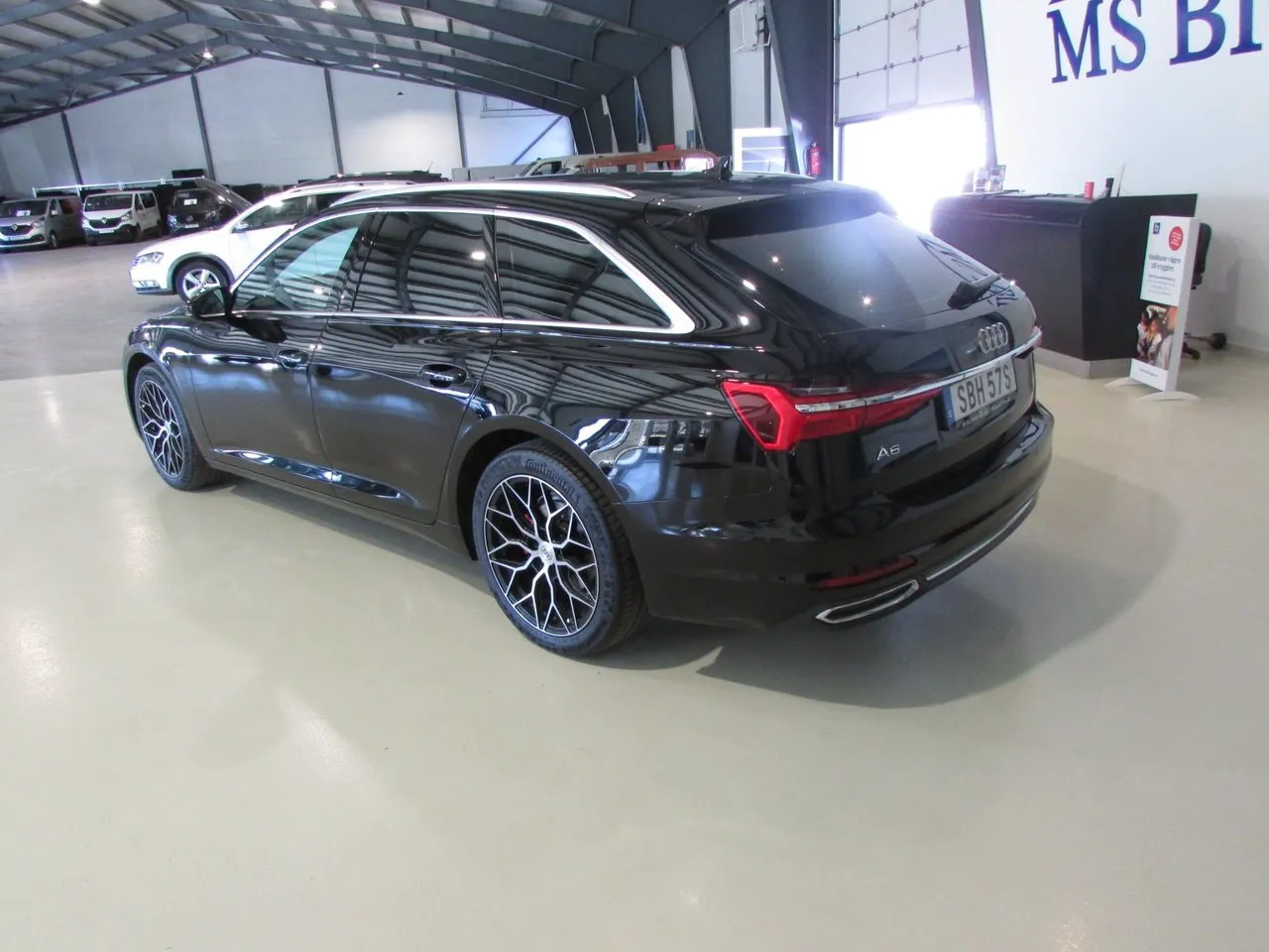 Vehicle image 6